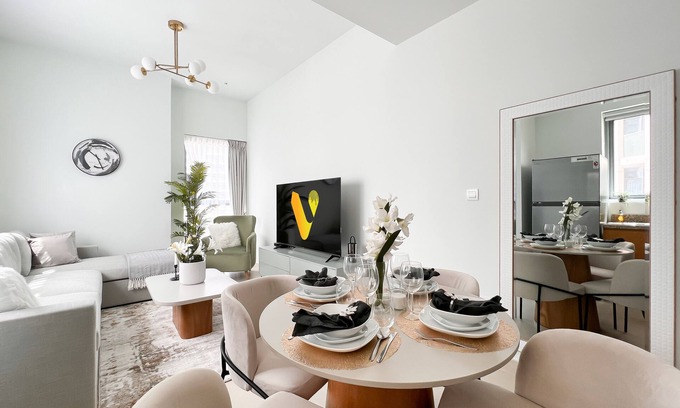 Al Barsha 1 Apartment | Downtown - Bellevue Towers
