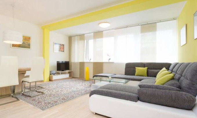 Wieden Apartment | Downtown Big Apartment in the City - Top5