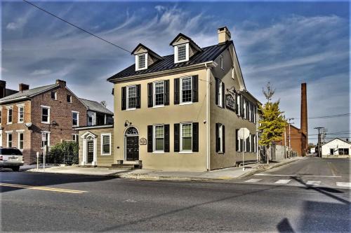 Hanover Villa | Downtown Bucher House