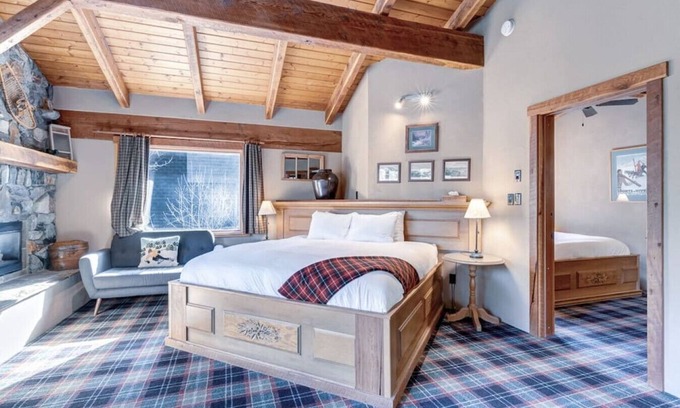 Town Centre Hotel | Downtown Canmore-4 Guests