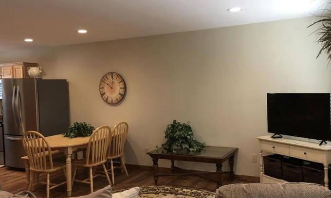Cody House | Downtown Cody! Bobbi's Bunkhouse B