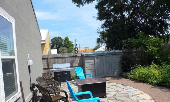 East Hill House | Downtown Dream Cottage