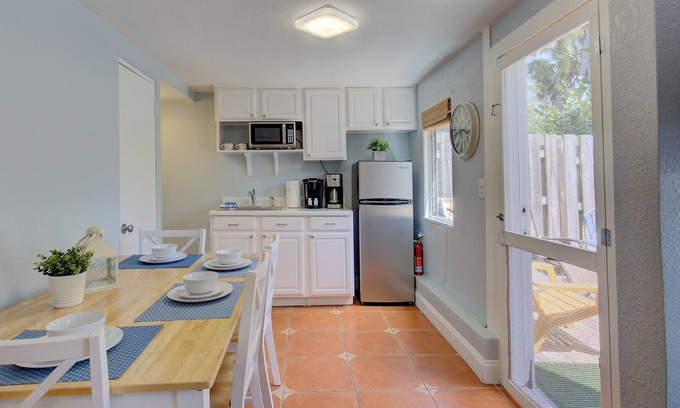 Downtown Dunedin Condo | Downtown Dunedin 917-1/2