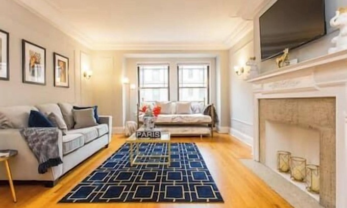 Streeterville Apartment | Downtown Gold Coast 4bd/4ba - 2 apts