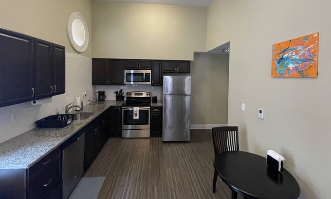 Downtown Hartford Apartment | Downtown Hartford Apartment!