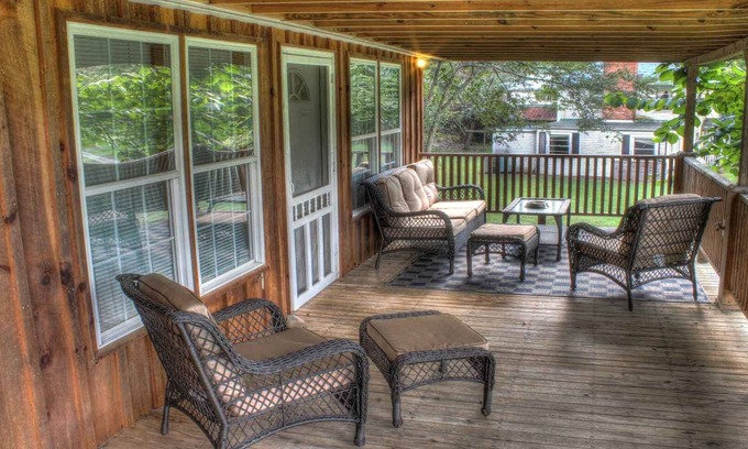 Hot Springs House | Downtown Hot Springs NC Treetop Cabin Rental