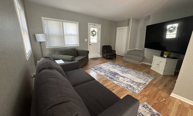 Oconomowoc House | Downtown Lake Country Oconomowoc with River View