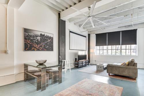 Historic Core Apartment | Downtown Los Angeles Condo with Rooftop Pool Access