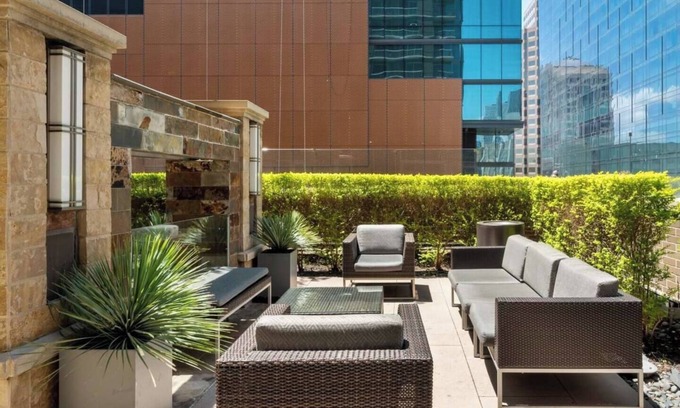 Downtown Austin Apartment | Downtown | Luxury 2BD Apt. | Pool | Gym | Great Views