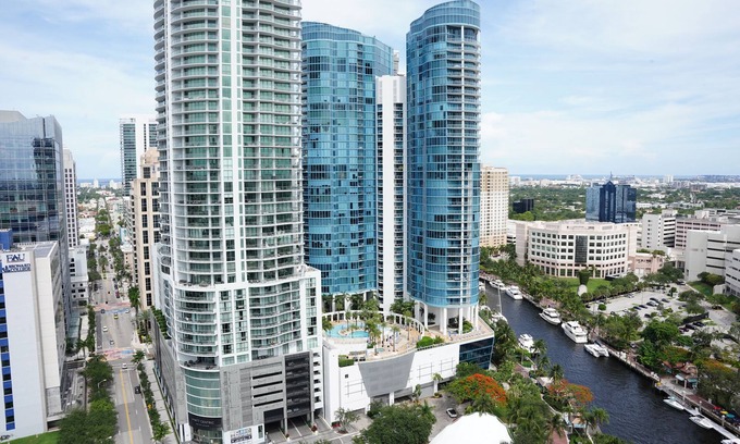 Riverwalk Fort Lauderdale Apartment | Downtown Paradise on the Wharf