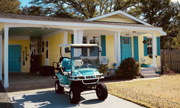 Southport House | Downtown Sunshine Cottage & GolfCart