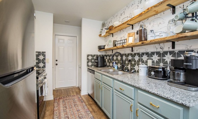 Downtown House | Downtown Trailside Cottage