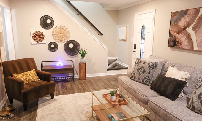 Woodstock House | Downtown Woodstock Get Away