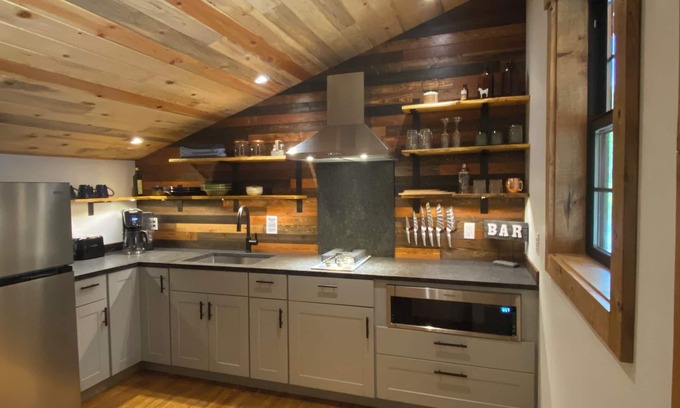 Coram Cabin | Drake's Hideaway @Aspen Hollow: Luxury Tiny Cabin near Glacier National Park