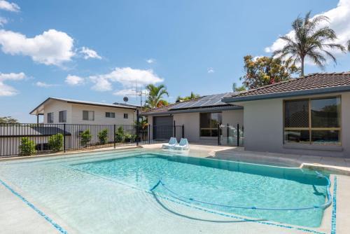 Rainbow Beach House | Dream Pool - Rainbow Beach - Pets - Pool - Aircon - Wifi