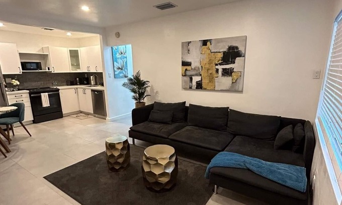 Lake Ridge Apartment | Dreamy Apartment
