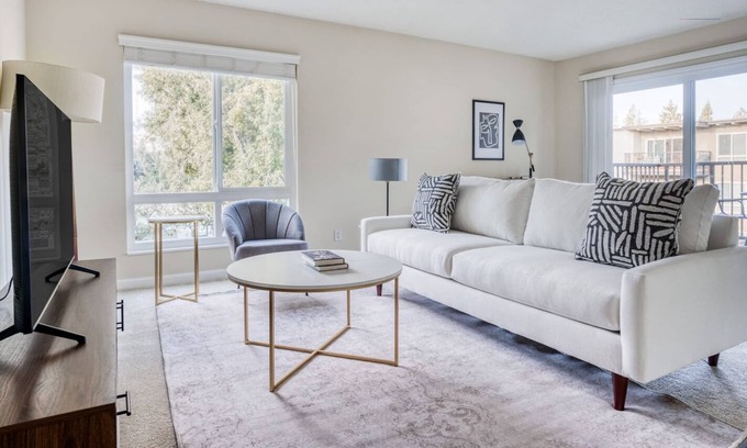 Palo Alto Apartment | Dreamy Palo Alto 1BR w/ Gym & Sun Deck, 3 mins to Stanford, by Blueground