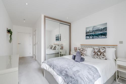 St. Mary's Park Apartment | Dreamy Riverside escape