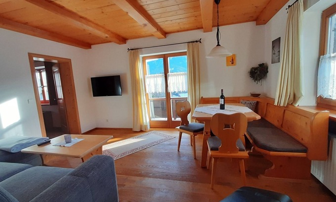 Reit im Winkl Apartment | Drei-Raum-Ferienwohnung (1) 60qm, großzügiges Bad, Extra-Schlafraum, Küche, Balkon