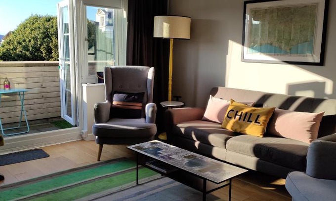 Eastbourne Seafront Apartment | Dress Circle