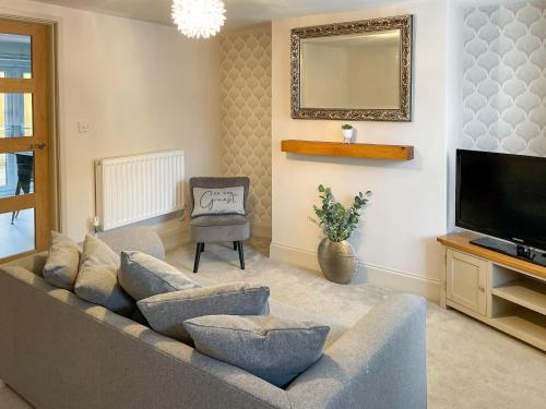 Hopton House | Driftwood Cottage
