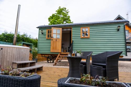 Fort William House | Driftwood with Hot Tub