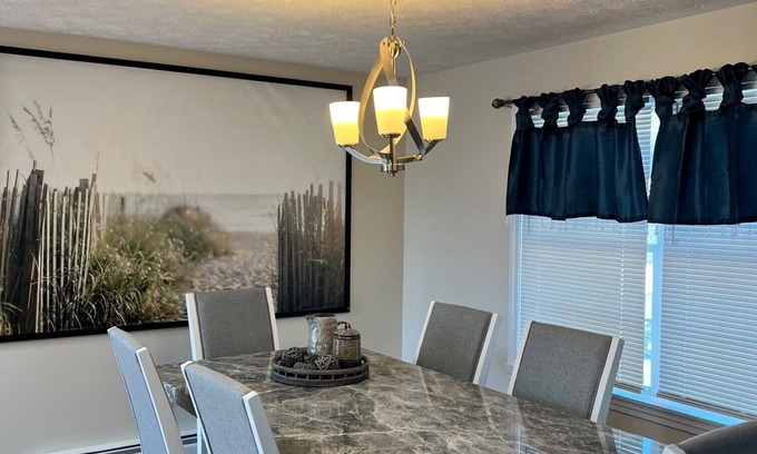 Old Orchard Beach Condo | DriftwoodHouse @ Ocean Landing Condominiums 1 minute walk to the beachnSleeps 8