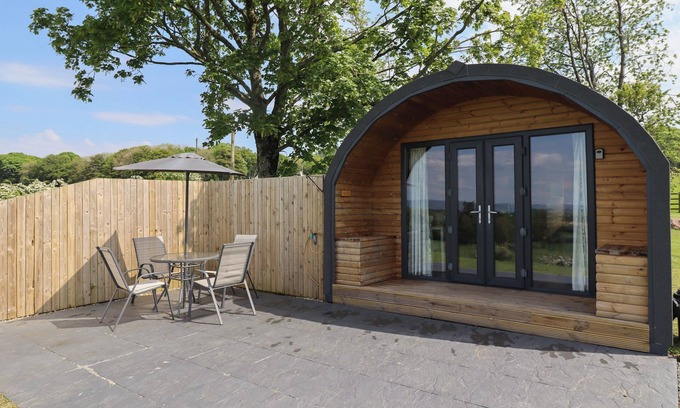Lockerbie Cottage | DRYFE LODGE, pet friendly, character holiday cottage in Lockerbie