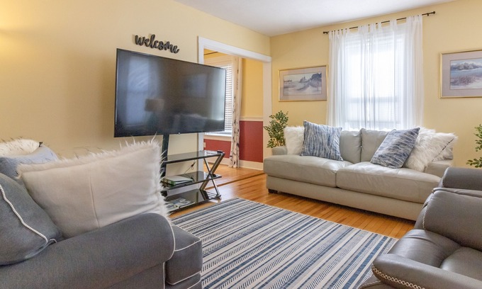 Bar Harbor House | DT BarHarbor Near YMCA ,Tennis , PickleBallCt,Athletic Field, kids playground