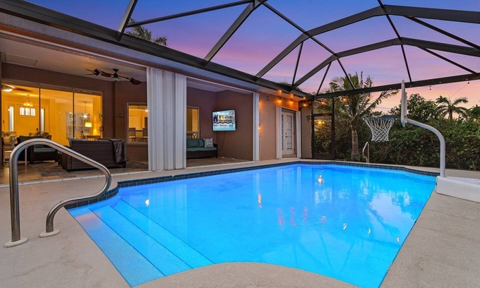 Pelican House | Dual Tropical Havens - Palm & Pearl - Roelens