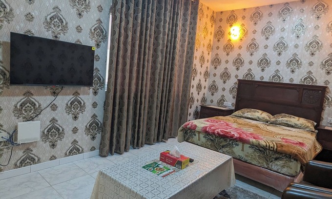Deira Apartment | - Dubai Deira: Short-Term Rooms, Great Value -Explore Our Options & Reserve Now!