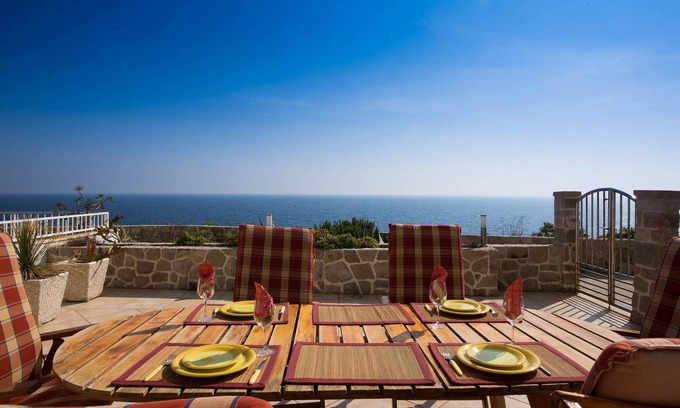 Gorica Apartment | Dubrovnik, Modern, Spacious, Sea View, Large Terrace, BBQ, Free Private Parking