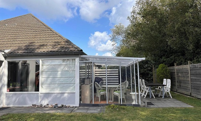 Breskens House | Duinroos Breskens: Affordable holiday home in Strandpark Schoneveld with garden, perfect for families. Book your beach holiday in Zeeland!