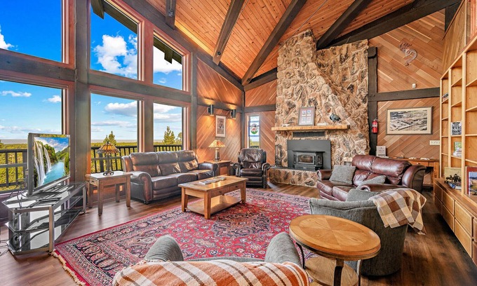 North Bend House | Dunecastle - Private Setting and Coastal Views (no direct dune access)