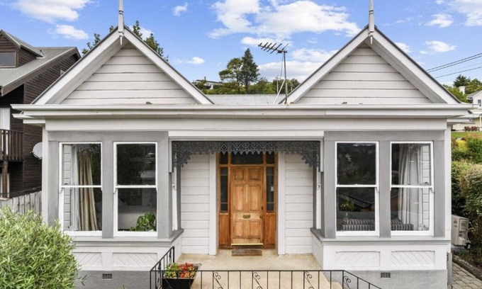 Kaikorai House | Dunedin delight - sunny, stylish villa close to town