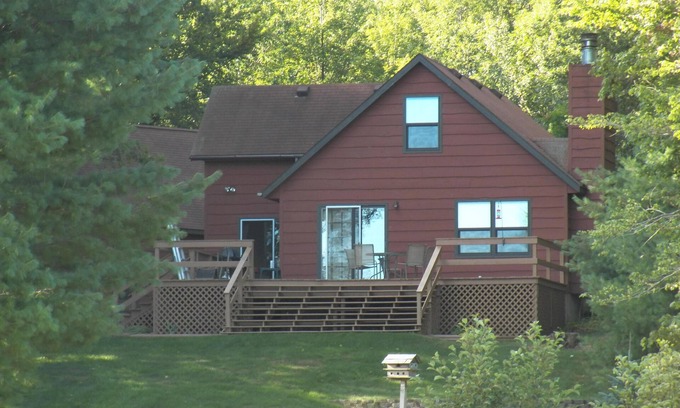 Ludington House | Duneview Lake House on a private and peaceful setting on Hamlin Lake