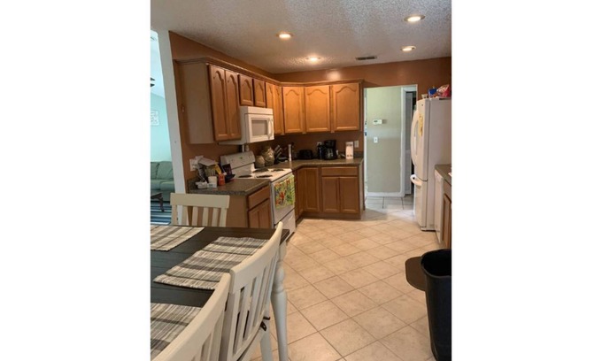 Dunnellon Apartment | Dunnellon home 4 bedrooms and 2 bath. Minutes to the rainbow river and W.A.C