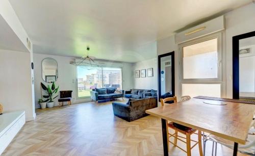 La Lironde Apartment | Duplex 120m ,50m terrasse proche centre et mer