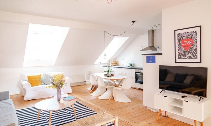 Brussels House | Duplex Apartment - Midi Station/Nespresso/kitchen