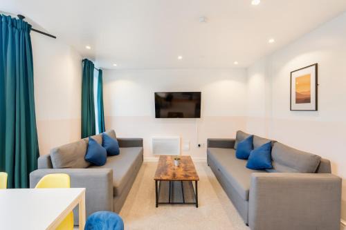 Cathays Apartment | Duplex Apartment For Up to 13 Near City Centre
