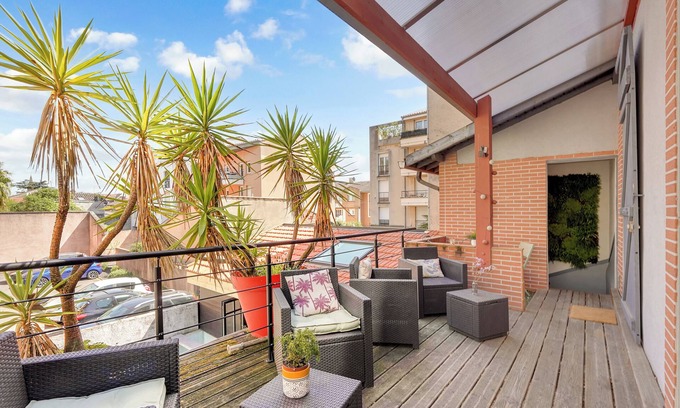 Minimes - Barriere de Paris Apartment | Duplex apartment in the heart of Les Minimes, close to the Canal du Midi and the metro.