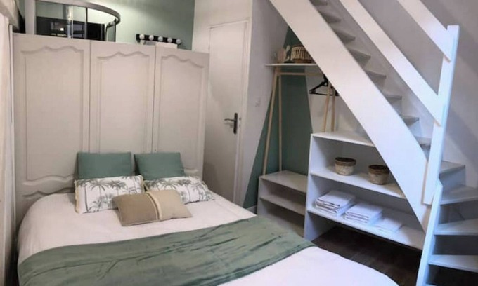 Quartier Vieux Marche-Cathedrale Apartment | Duplex "Bonheur" in Rouen city center