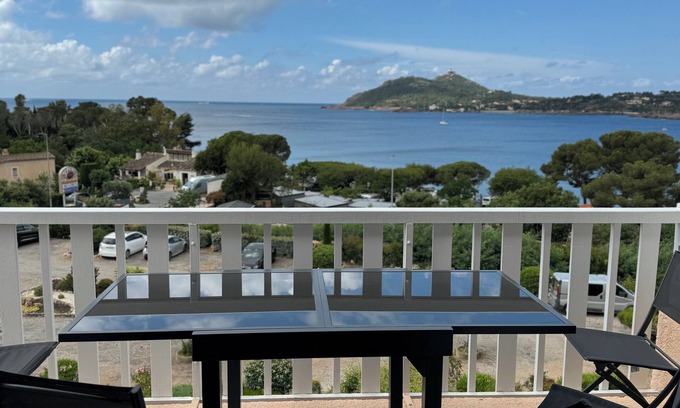 Agay Apartment | Duplex exceptional sea view 7 pers