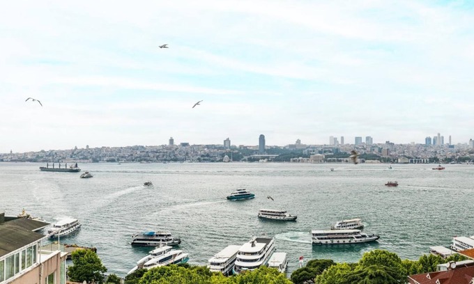 Uskudar Apartment | Duplex Flat w Panoramic Bosphorus View and Terrace
