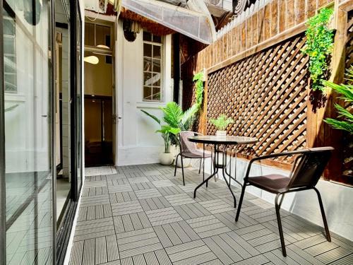 Downtown Shanghai House | Duplex Garden Villa with Private Courtyard Jing'an Villa Near Metro Downtown Shanghai