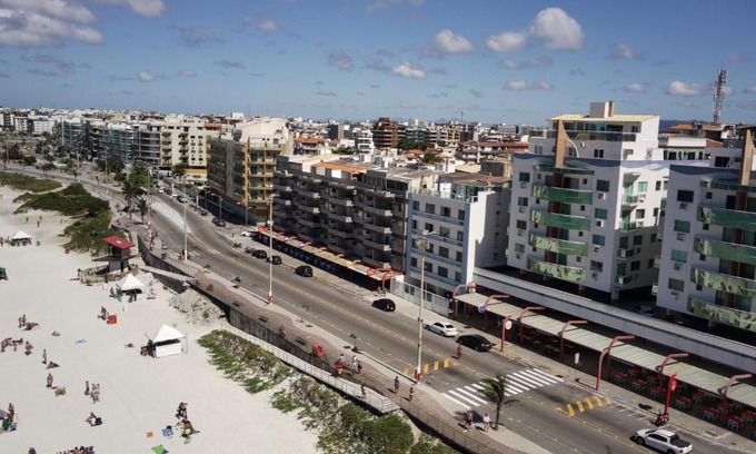 Centro Apartment | Duplex na orla da praia do forte, banheira e Wi-Fi