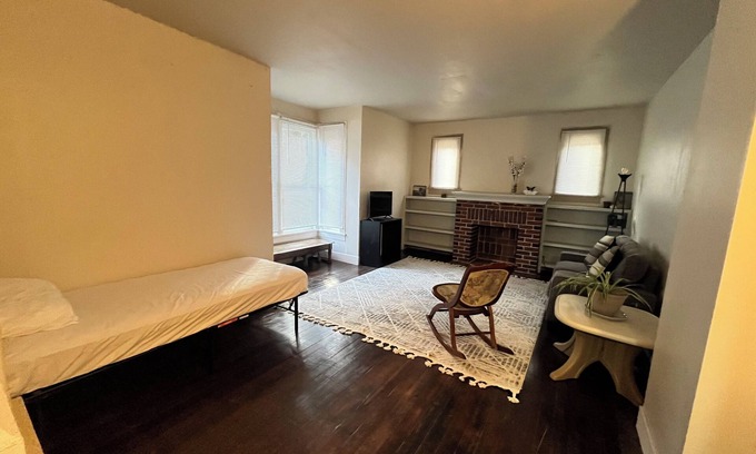 Pullman House | Duplex with WiFi in Downtown Pullman