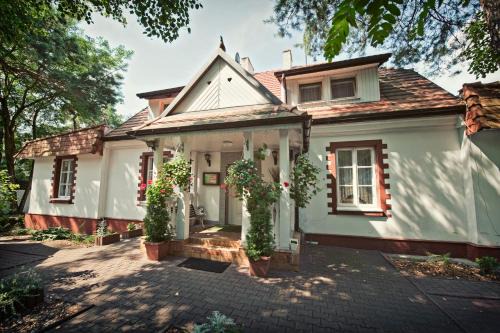 gmina Olsztyn Bed & Breakfast | Dworek Pokoje Gościnne