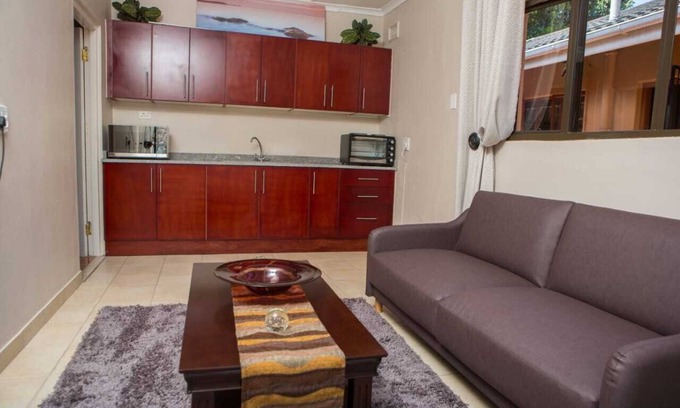 Durban North House | Dyna Guest House: Self-Catering Unit