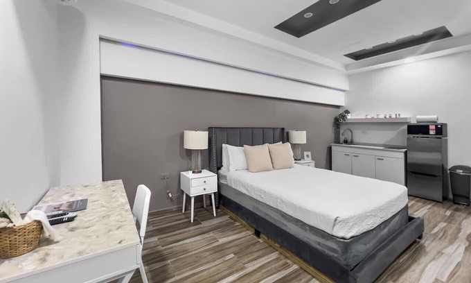 Gobernador Pinero Villa | Each Guest House 1-1/Studio Apt W/Kitchen